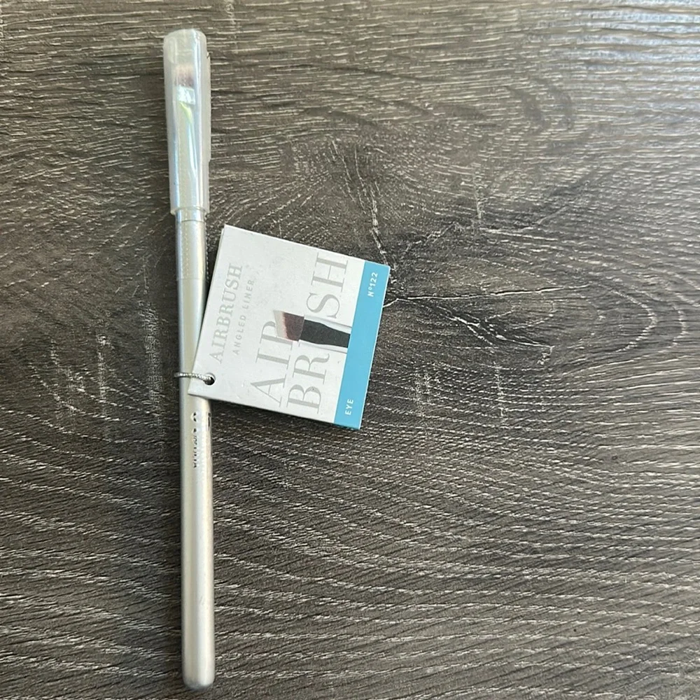 It makeup brush - Picture 1 of 5